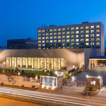Balaji Sarovar Premiere Solapur Ngoại thất bức ảnh