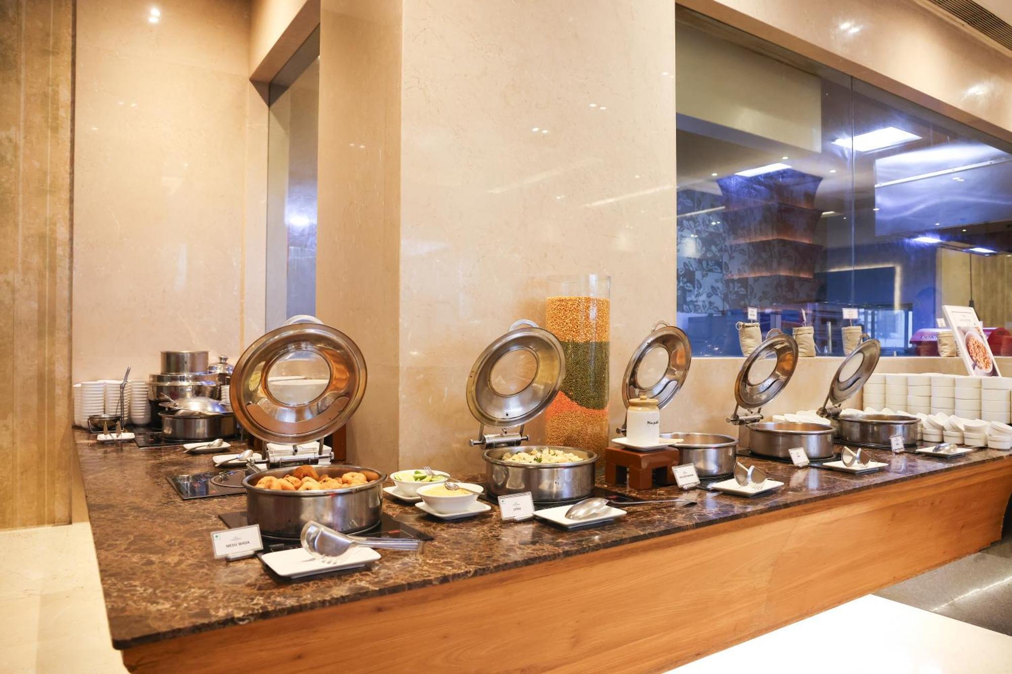 Balaji Sarovar Premiere Solapur Ngoại thất bức ảnh
