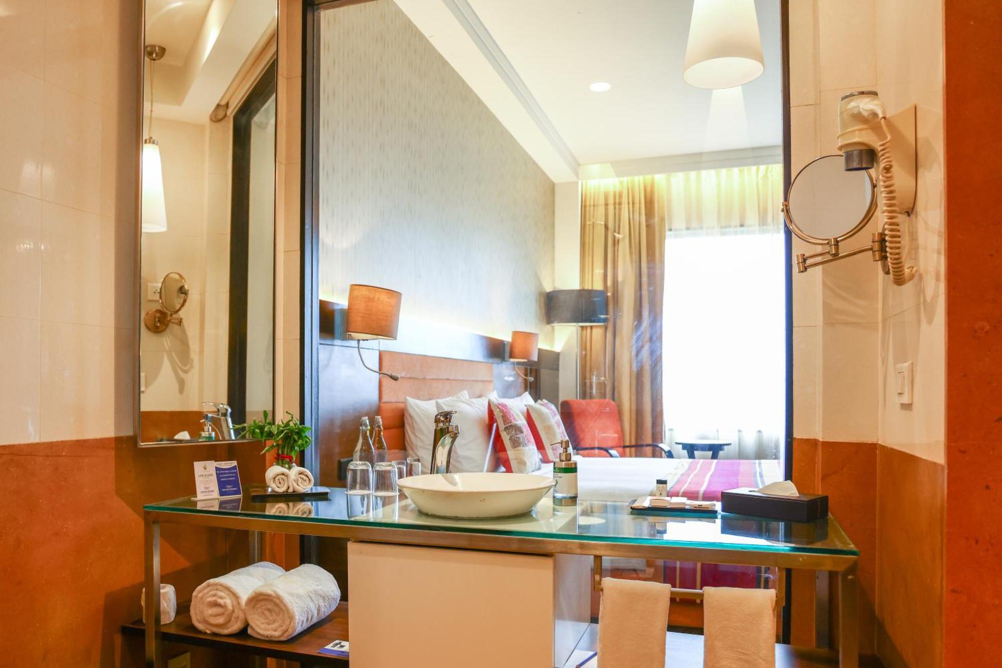 Balaji Sarovar Premiere Solapur Ngoại thất bức ảnh