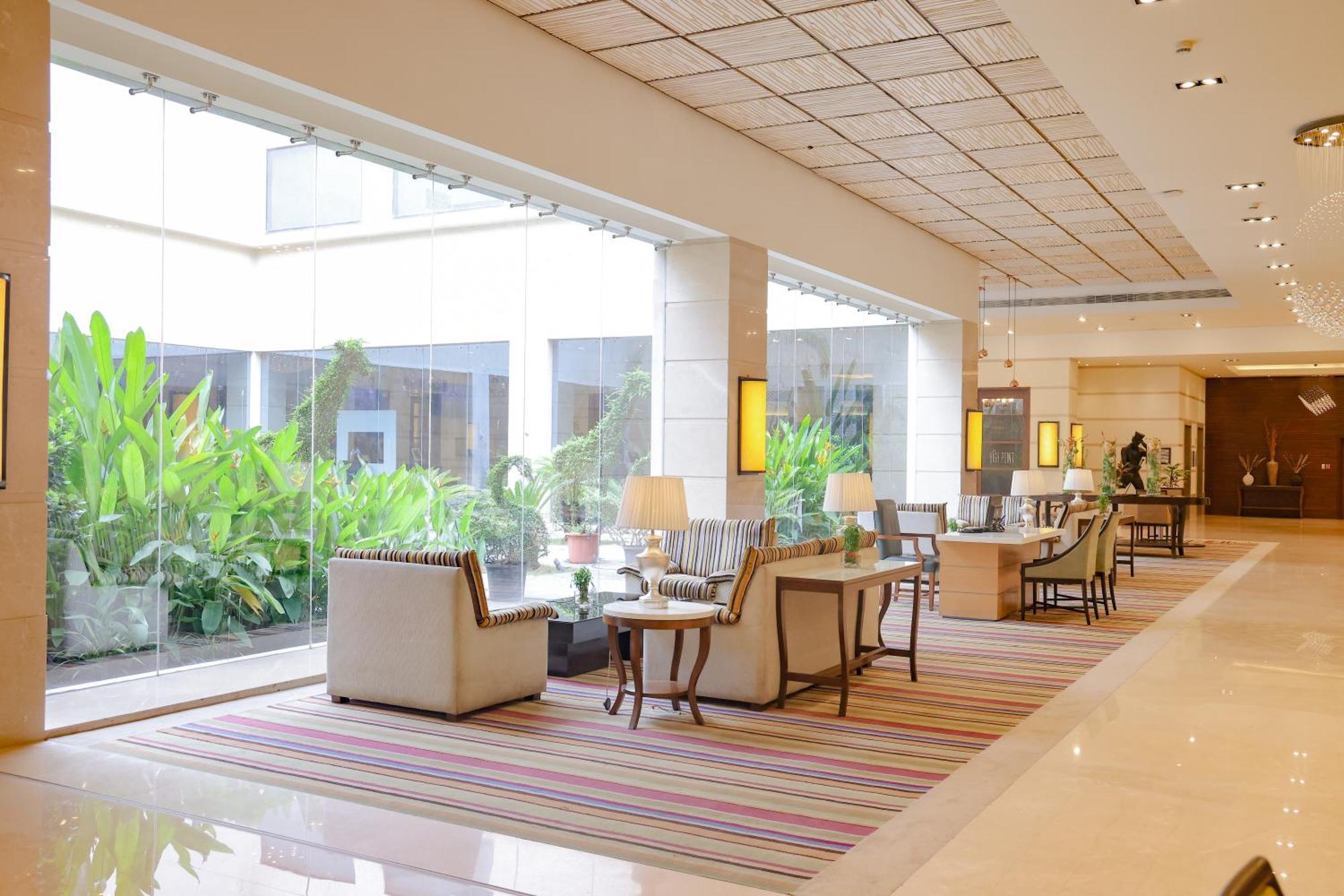Balaji Sarovar Premiere Solapur Ngoại thất bức ảnh