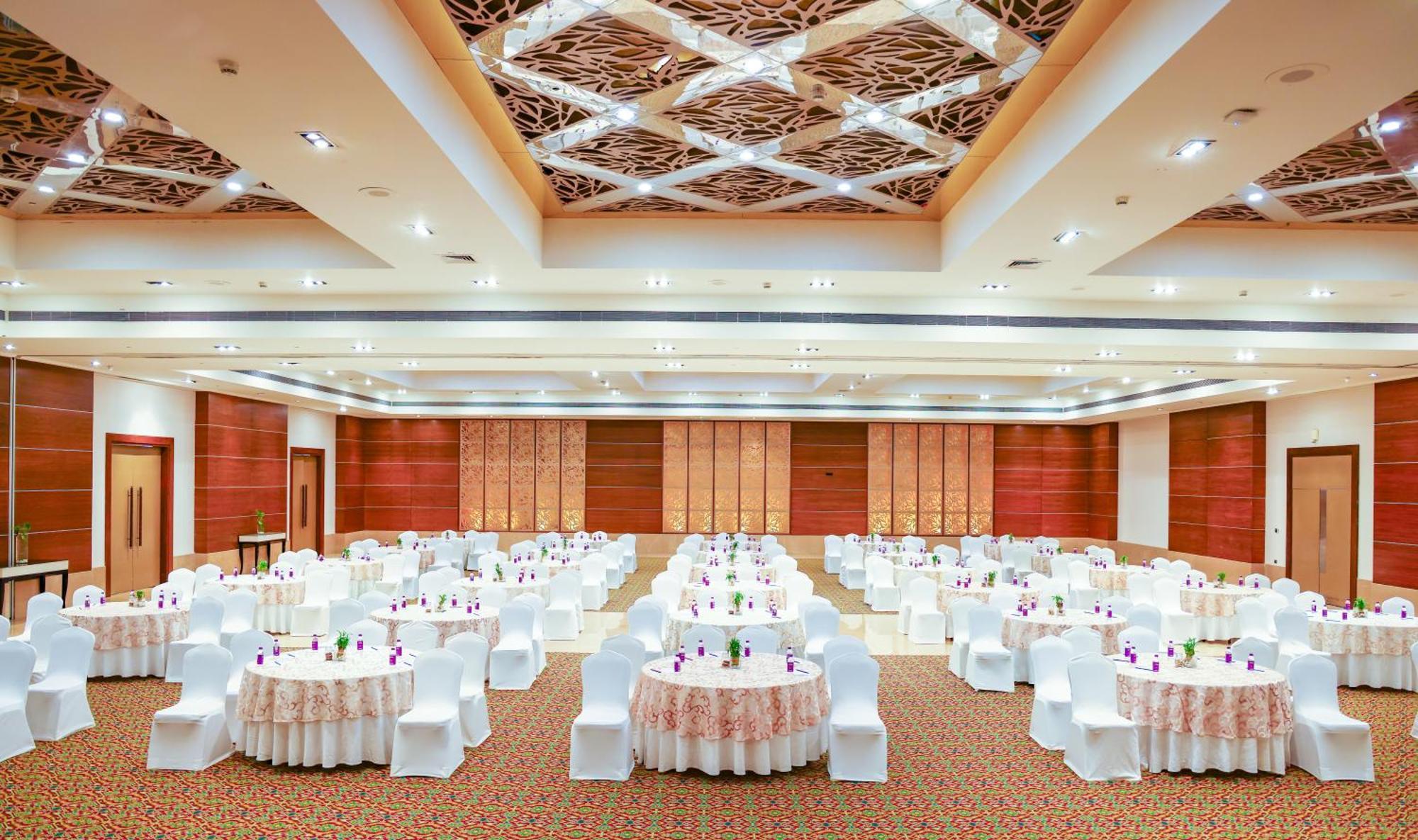 Balaji Sarovar Premiere Solapur Ngoại thất bức ảnh